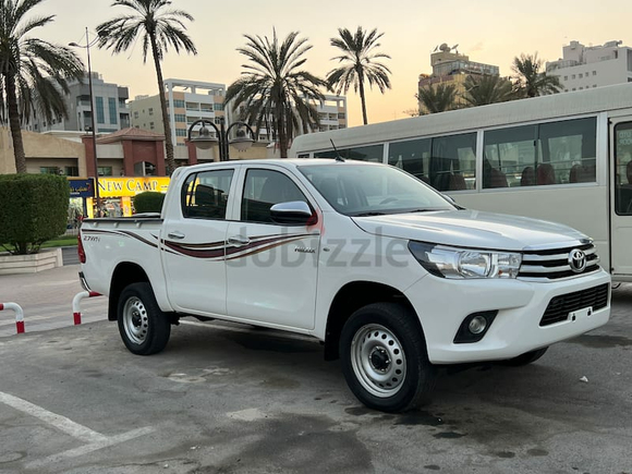 TOYOTA HILUX 4X4 DOUBLE CABIN PICK UP FOR SALE