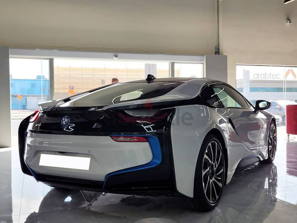 33 RARE TO FIND! 2016 BMW i8 HIGH PERFORMANCE - NO ACCIDENT - WELL MAINTAINED - GCC SPECS - | NEW 2