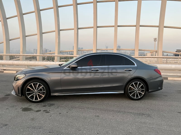 MERCEDES C300 LUXURY LOW MILEAGE