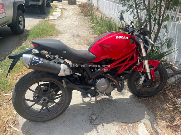 Ducati monster 796 2011