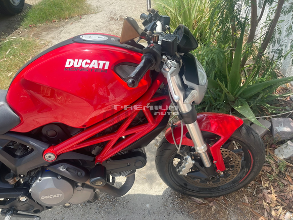 Ducati monster 796 2011