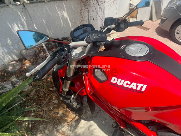 Ducati monster 796 2011