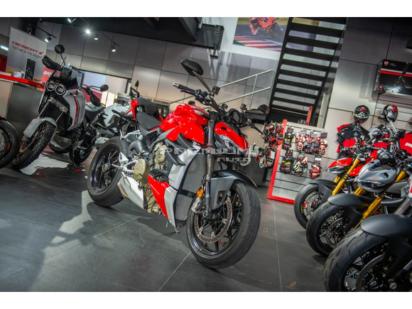 Our Pre - loved 2022 Ducati Streetfighter V4