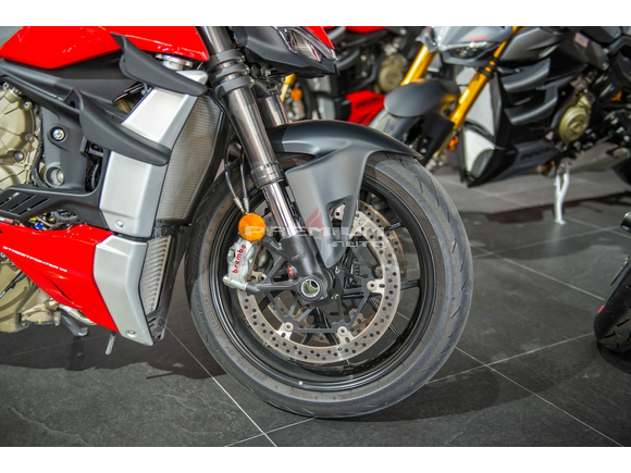 Our Pre - loved 2022 Ducati Streetfighter V4