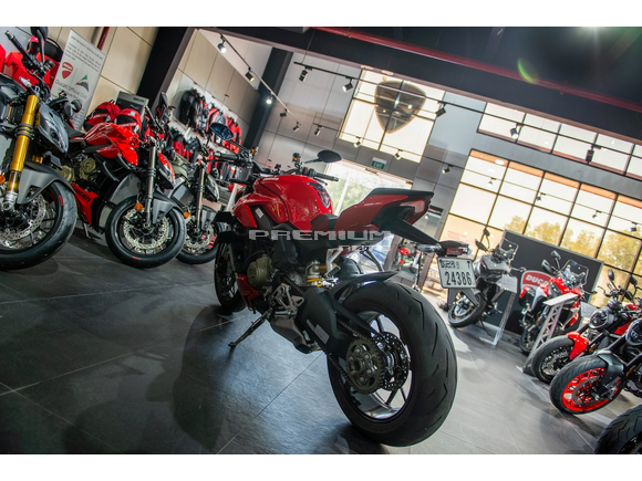 Our Pre - loved 2022 Ducati Streetfighter V4