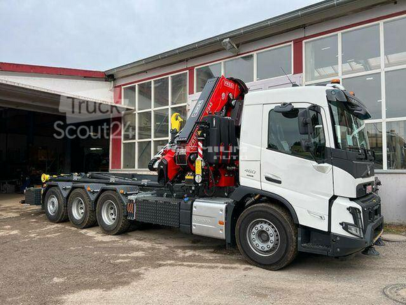 Volvo - FMX 460 8x4 Tridem mit Hakenlift und FASSI F545 - Aвтокран