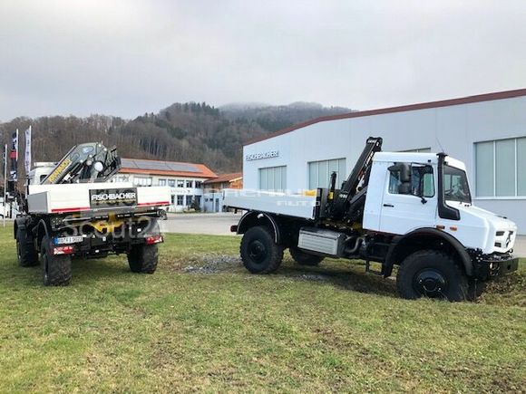 Unimog - Unimog 4023 mit HIAB 092 mit 4 Ausschben und Seilwinde - Sondermodell - Aвтокран