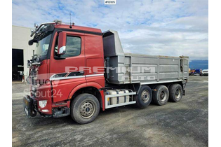 Sisu - CK16M 8x4 snow rigged tipper truck w/ tipper box & - Самосвал