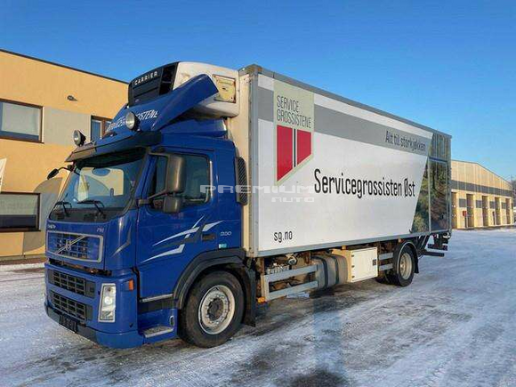 Volvo - FM330 4x2 EURO5 CARRIER SUPRA 950 - Рефрижератор