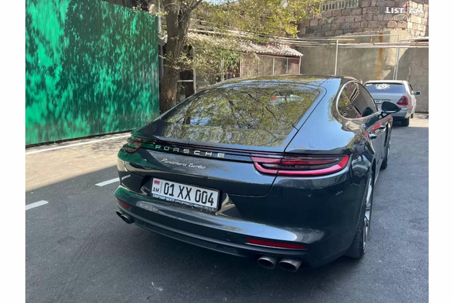 Porsche Panamera, 4.0 л., полный привод, 2018 г.