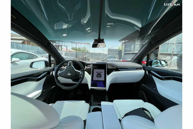 Tesla Model X, электро, полный привод, 2018 г.