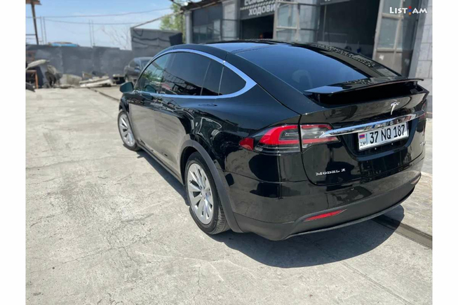 Tesla Model X, электро, полный привод, 2018 г.