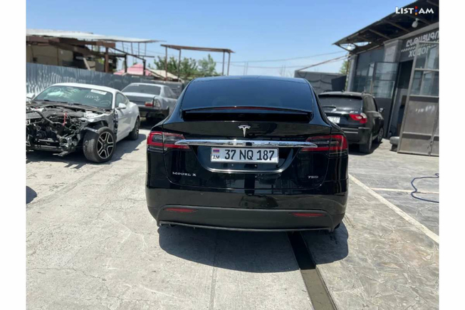 Tesla Model X, электро, полный привод, 2018 г.