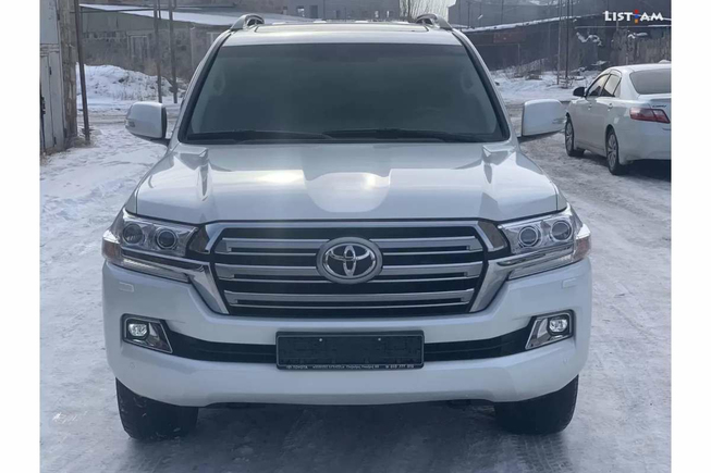 Toyota Land Cruiser, 4.6 л., полный привод, 2018 г.