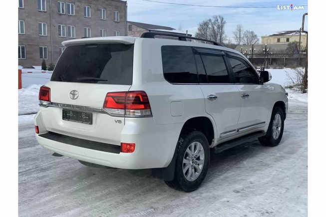 Toyota Land Cruiser, 4.6 л., полный привод, 2018 г.