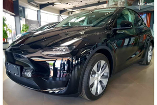 Tesla Model Y, электро, 2022 г., почти новый