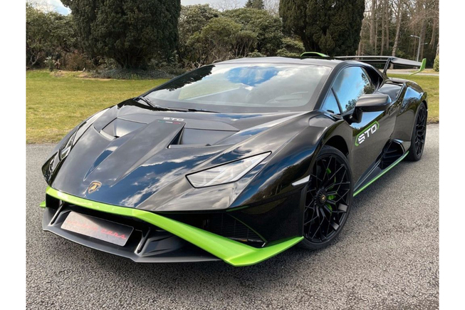 Lamborghini HURACAN STO BLACK/GREEN NEW/NEU 2022 CARBON