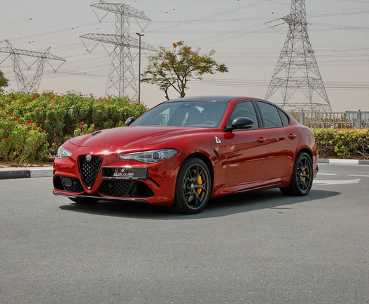 ALFA ROMEO GIULIA 2019-GCC-AGENCY MAINTAIN-VERY LOW 18K KM-FULL LOADED-ORIGINAL PAINT