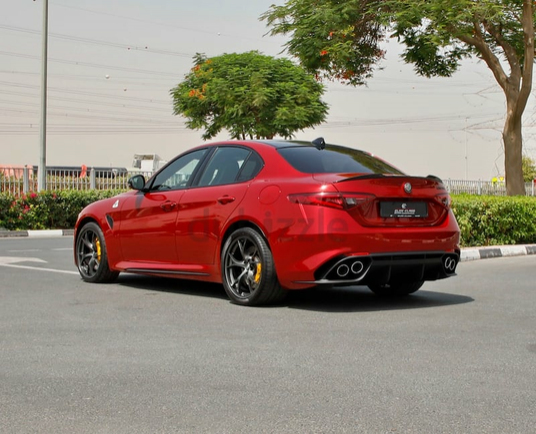 ALFA ROMEO GIULIA 2019-GCC-AGENCY MAINTAIN-VERY LOW 18K KM-FULL LOADED-ORIGINAL PAINT