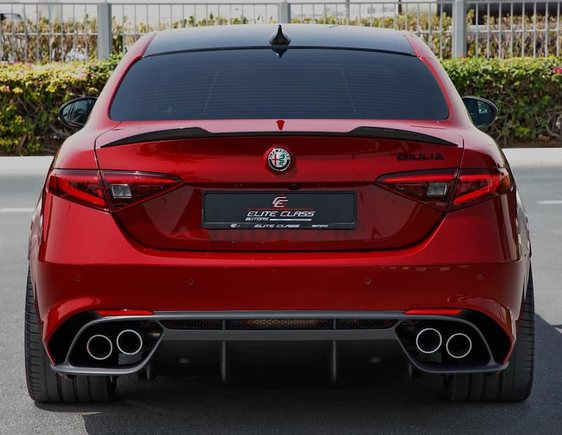 ALFA ROMEO GIULIA 2019-GCC-AGENCY MAINTAIN-VERY LOW 18K KM-FULL LOADED-ORIGINAL PAINT