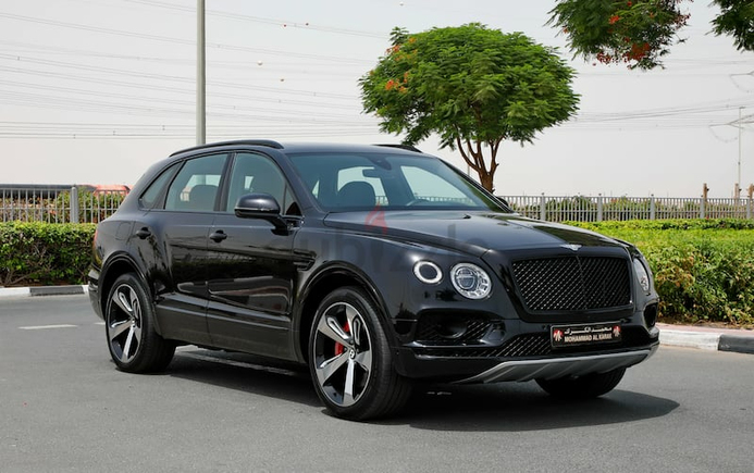 BENTLEY BENTAYGA 2019 - GCC - AKRAPOVIC SYSTEM EXHUST - VERY CLEAN CODITION