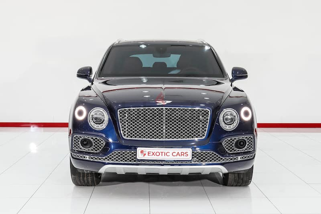 WARRANTY AVAILABLE || Bentley Bentayga V8 2019 Blue-Red 36,000 KM