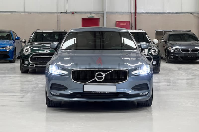 2018 Volvo S90 T6 Momentum 2.0L | Under Warranty