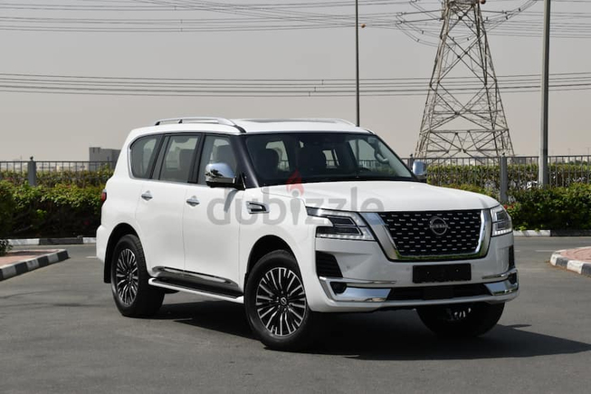 Nissan patrol V8 platinum Gcc 3 years local Delar warranty