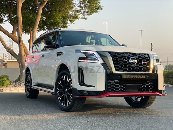 Nissan patrol V8 Nismo Gcc 5 years local Dealer warranty