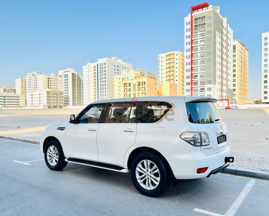 NISSAN PATROL MODEL 2010 GCC SPECS LESS KM REF.2132