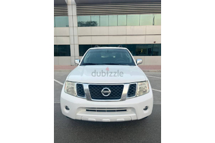 2011 NISSAN PATHFINDER - 7 SEATER - GCC SPECS - SINGLE EXPAT OWNED -