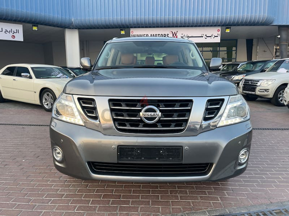 Nissan patrol 2018 (GCC) LE Titanium V8- big Engine Free Accident Very well Maintained single Owner