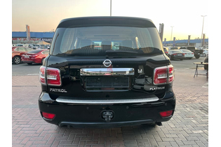 Nissan patrol platinum 2016(GCC) V8 SE top options 100% Free Accident very well Maintained No Issue