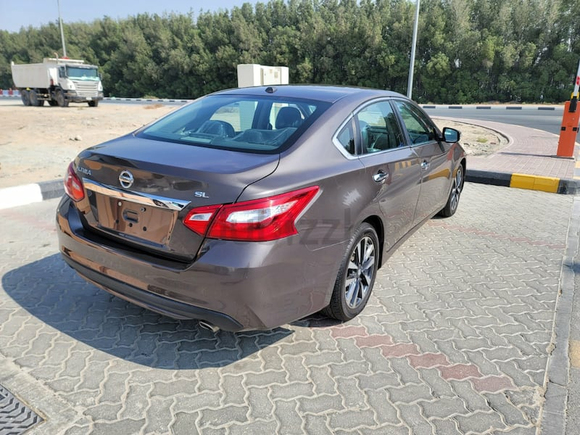 2017 !! | ** Nissan Altima **| ** Full option SL ** | Metallic Brown Color