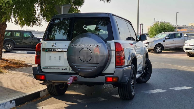 Nissan Patrol Super Safari 4.8L V6 Agency Warranty Full Service History GCC