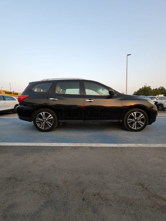 Nissan Pathfinder - SL - 3.6L -6V- 2019 - GCC