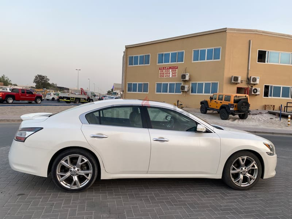 Stunning Nissan Maxima Top 2014 GCC Single owner ,original paint Low mileage