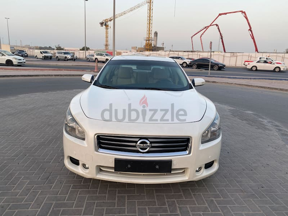 Stunning Nissan Maxima Top 2014 GCC Single owner ,original paint Low mileage