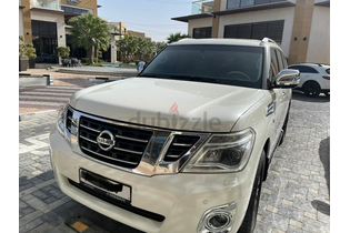 Nissan patrol 2017 LE platinum Full service history GCC Free Accident