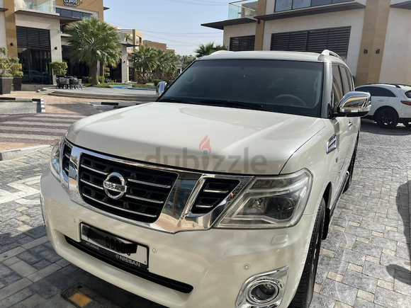 Nissan patrol 2017 LE platinum Full service history GCC Free Accident