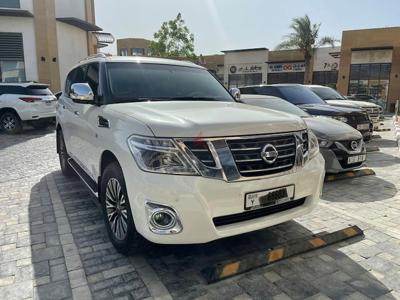 Nissan patrol 2017 LE platinum Full service history GCC Free Accident