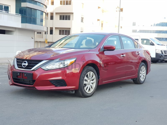 ALTIMA WITH 100%BANK FINANCE NO DOWNPAYMENT. SINGLE OWNER GCC SPEC ACCIDENT CAR