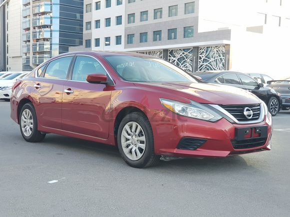 ALTIMA WITH 100%BANK FINANCE NO DOWNPAYMENT. SINGLE OWNER GCC SPEC ACCIDENT CAR