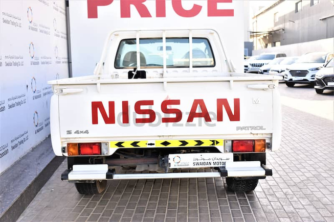 AED 1566 PM | 4.8L 4X4 SINGLE CABIN GCC WARRANTY