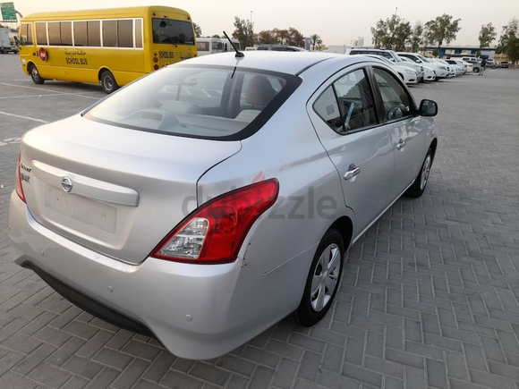 NISSAN SUNNY MODEL 2019 SV GOOD CONDITION ACCIDENT FREE FULL AUTOMATIC ONE OWNER UASE GCC FOR SALE