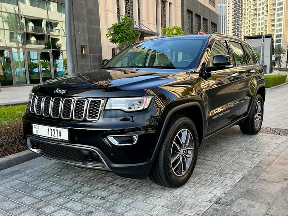 Jeep Grand Cherokee Limited 2018, GCC, Jeep Warranty + Jeep Service Package 120k Excellent Condition