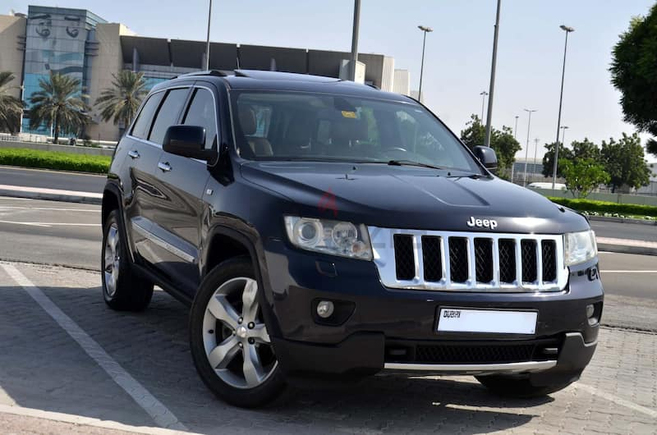 Jeep Grand Cherokee Overland V8 2011 Well Maintained