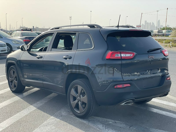 2017 JEEP CHEROKEE FULL OPTION / ONLY EXPORT