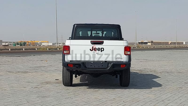 Jeep Gladiator Sport 3.6L V6 2021 Brand New Agency Warranty GCC