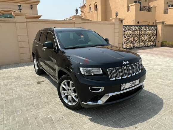 Jeep Grand Cherokee Summit GCC Full option Full service history at the dealership.